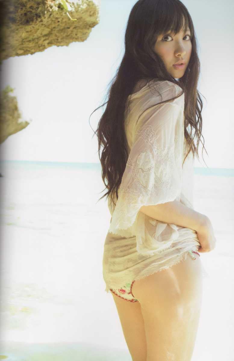 Amazon.co.jp: 帯付き 小嶋陽菜 写真集/こじはる 注文カード付 AKB48